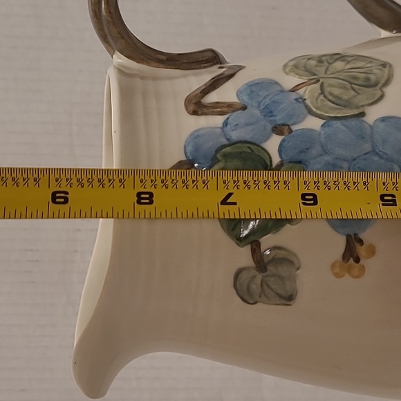 Vintage Metlox Poppytrail Pitcher with Blue Grapes - Picture 15 of 16